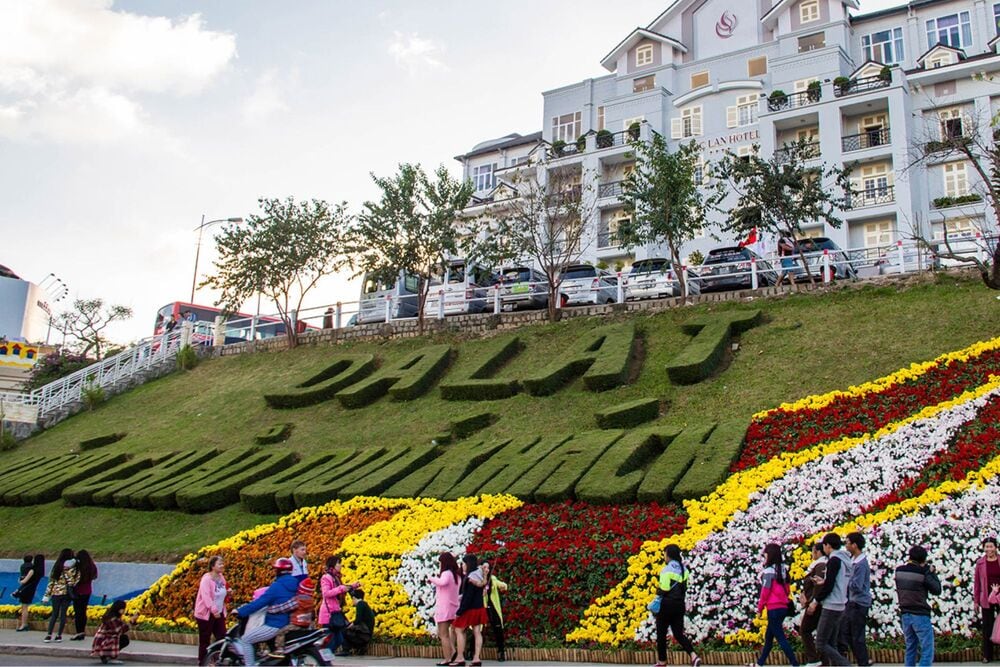 Quảng trường rực rỡ sắc hoa dịp Festival Hoa Đà Lạt